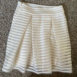 High waist white pleated skirt